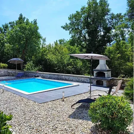 With Pool In 54912 Grižane