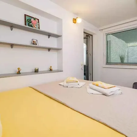 With Pool In 54912 Σπίτι διακοπών Grižane