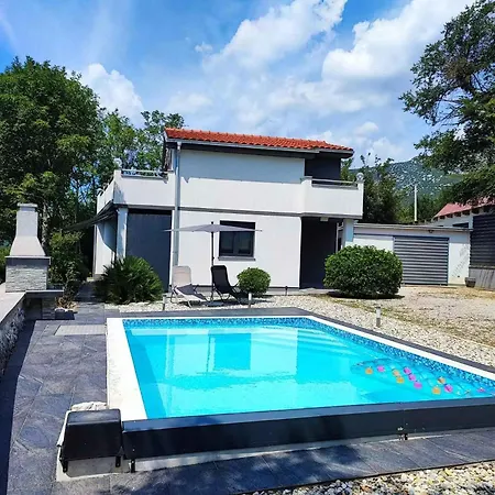 With Pool In 54912 Grižane