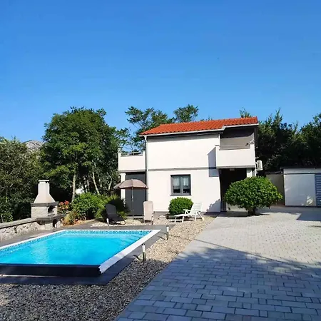 With Pool In 54912 *