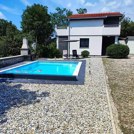 With Pool In 54912 Σπίτι διακοπών