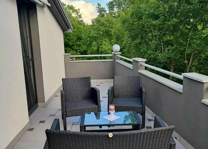 Vakantiehuis With Pool In 54912